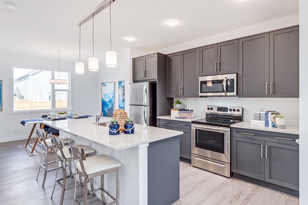 72 Creekside Rise SW
